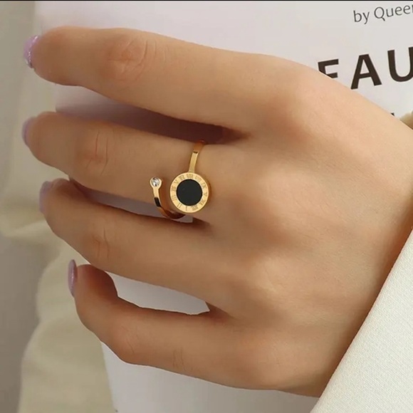 Stainless Steel Roman Numeral‎ Black Shell Opening Adjustable Zircon Tail… - Picture 4 of 7